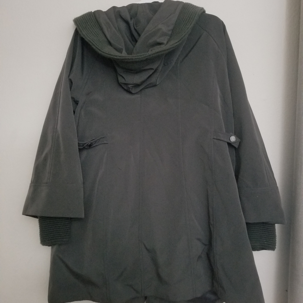 Rain jacket - Picture 4 of 6